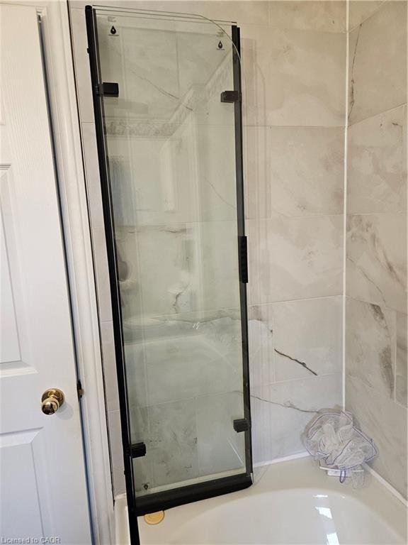 Main House-65 Erie Avenue N, Fisherville, ON - Indoor Photo Showing Bathroom