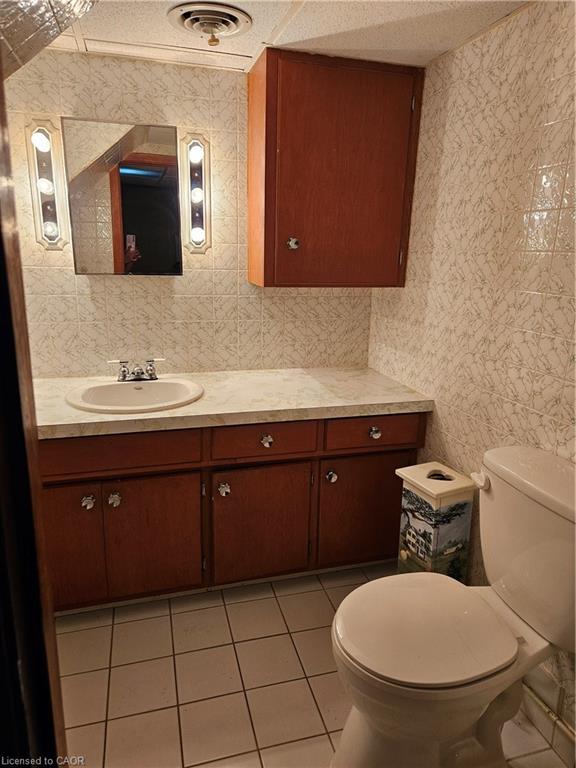 Main House-65 Erie Avenue N, Fisherville, ON - Indoor Photo Showing Bathroom