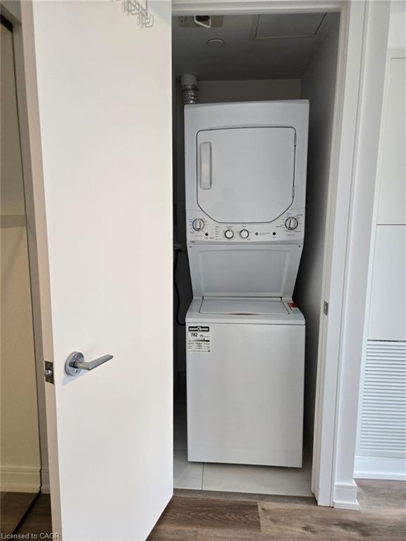 403-1 Jarvis Street, Hamilton, ON - Indoor Photo Showing Laundry Room