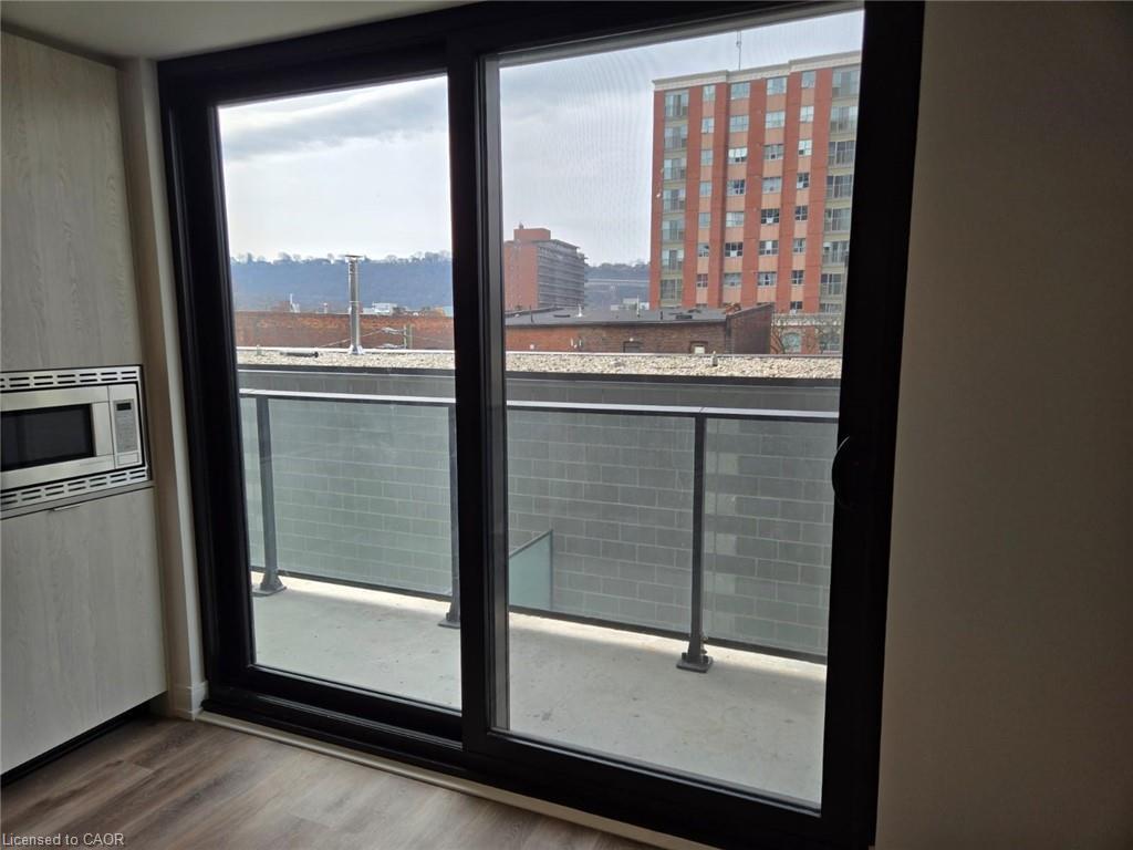 403-1 Jarvis Street, Hamilton, ON - Indoor Photo Showing Other Room