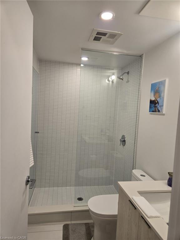 403-1 Jarvis Street, Hamilton, ON - Indoor Photo Showing Bathroom