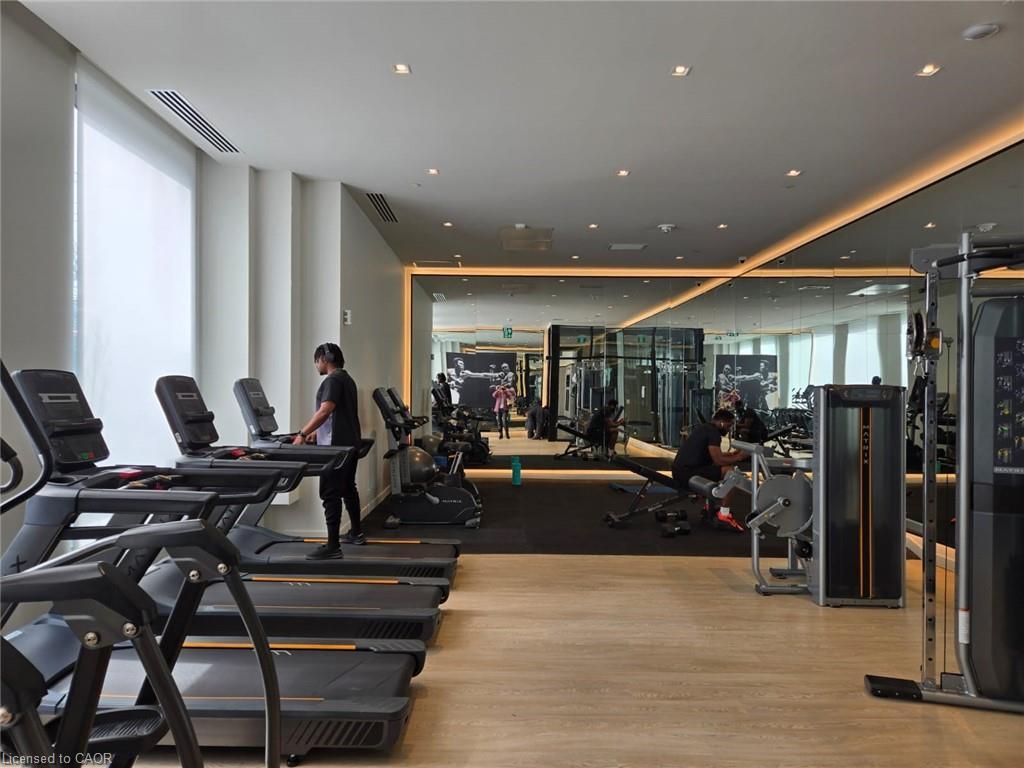 403-1 Jarvis Street, Hamilton, ON - Indoor Photo Showing Gym Room