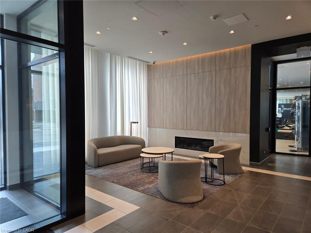 403-1 Jarvis Street, Hamilton, ON - Indoor Photo Showing Other Room