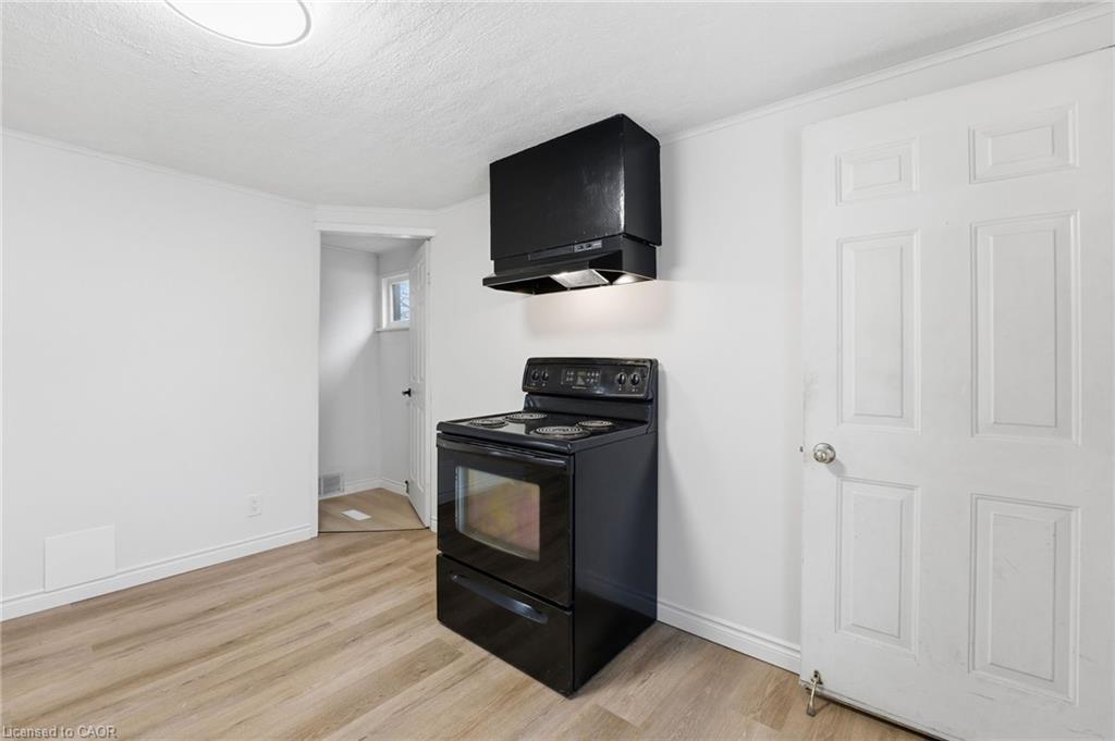 1 Violet Street, St. Catharines, ON - Indoor Photo Showing Kitchen