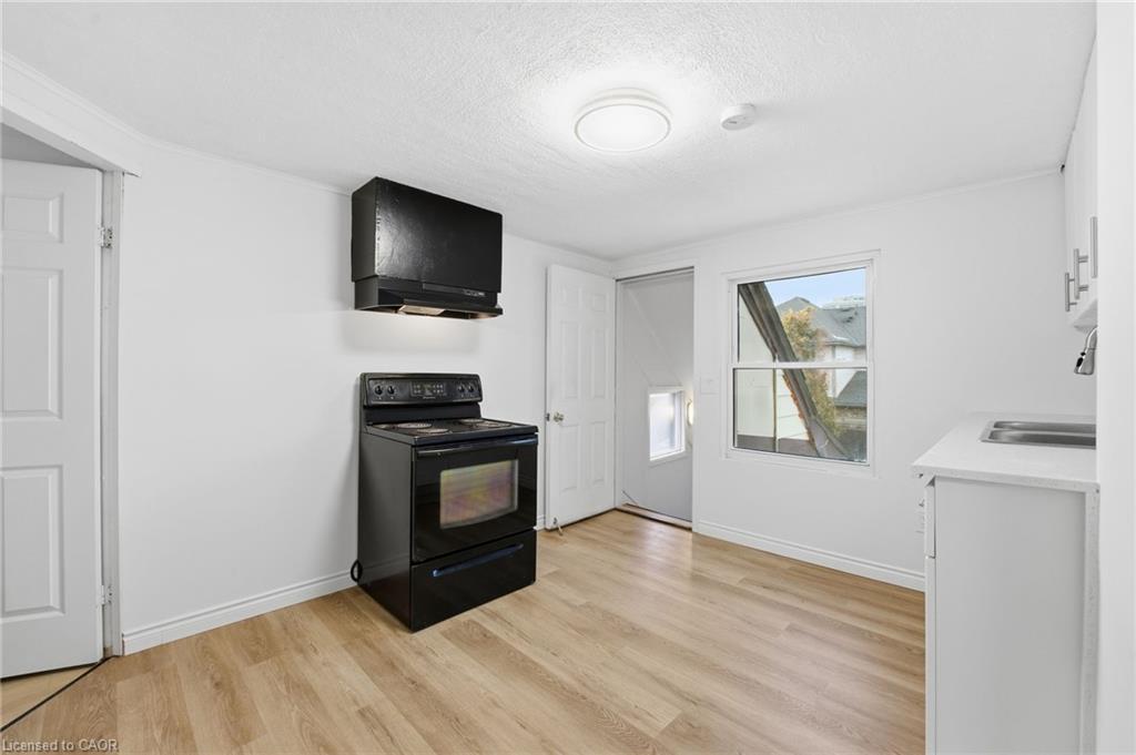 1 Violet Street, St. Catharines, ON - Indoor