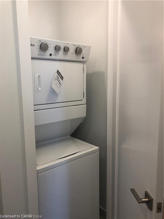 405-101 Locke Street S, Hamilton, ON - Indoor Photo Showing Laundry Room