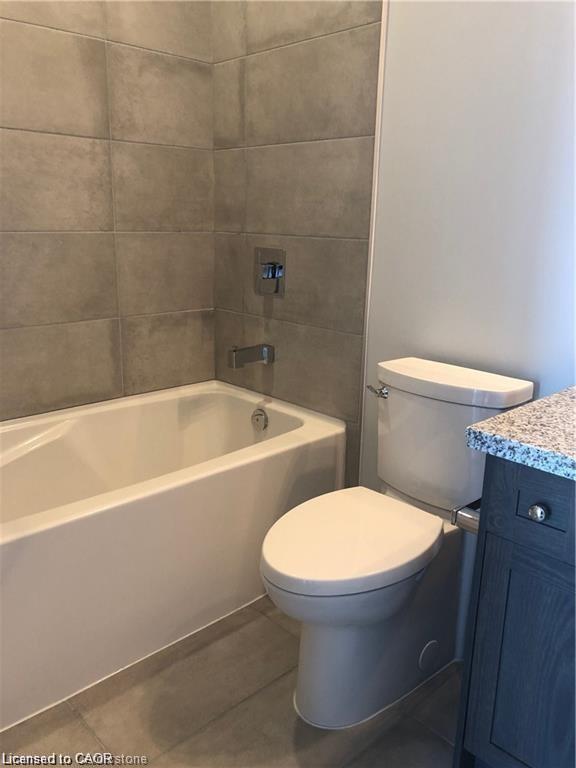 405-101 Locke Street S, Hamilton, ON - Indoor Photo Showing Bathroom