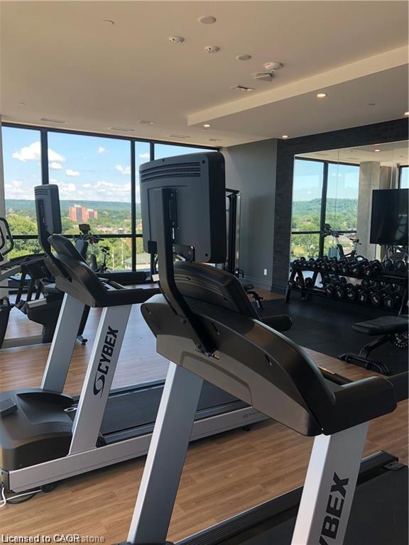 405-101 Locke Street S, Hamilton, ON - Indoor Photo Showing Gym Room