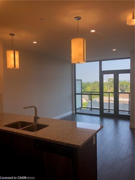 405-101 Locke Street S, Hamilton, ON - Indoor
