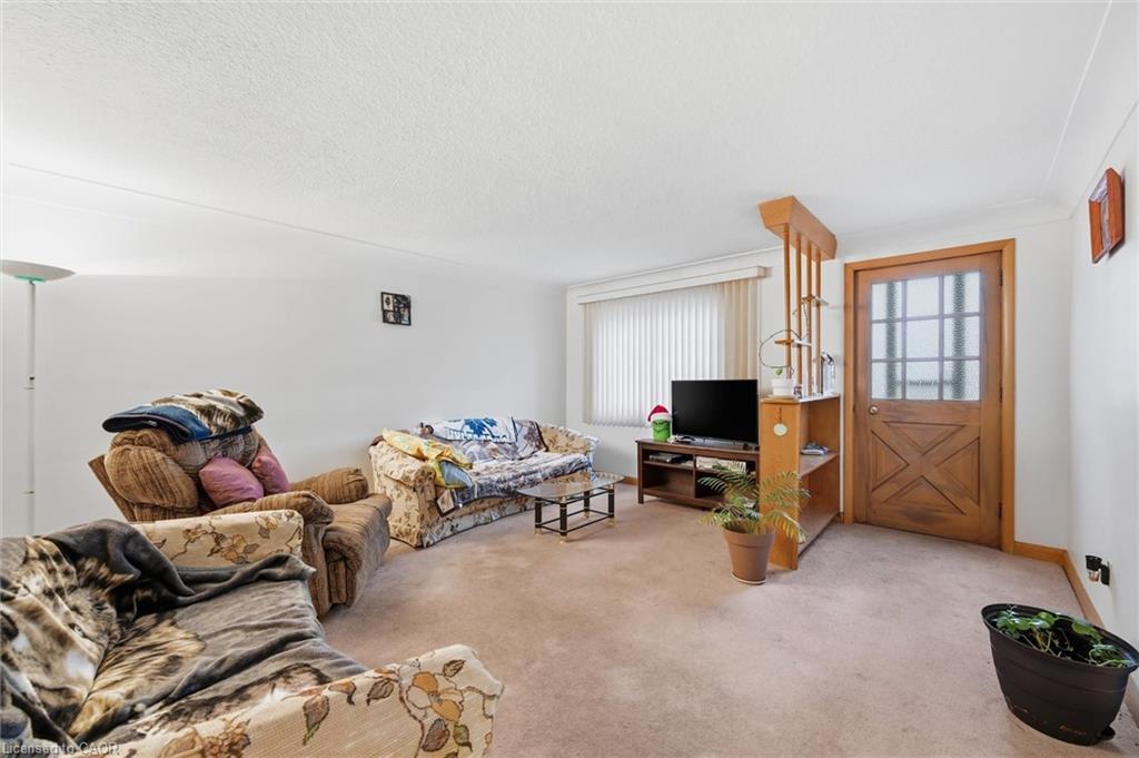 17 Queen Street N, Thorold, ON - Indoor