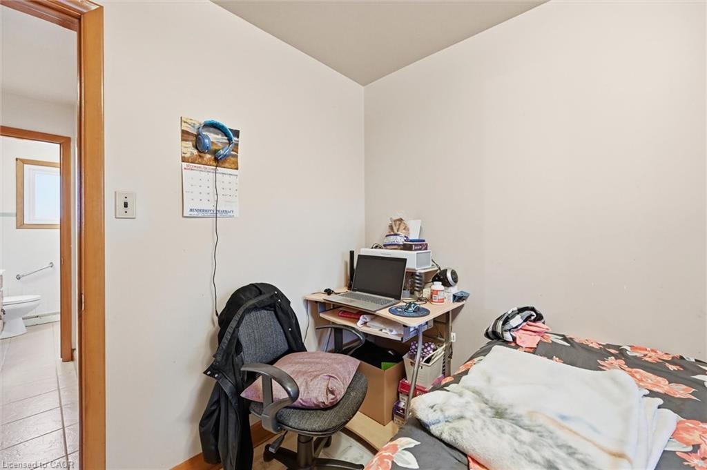 17 Queen Street N, Thorold, ON - Indoor