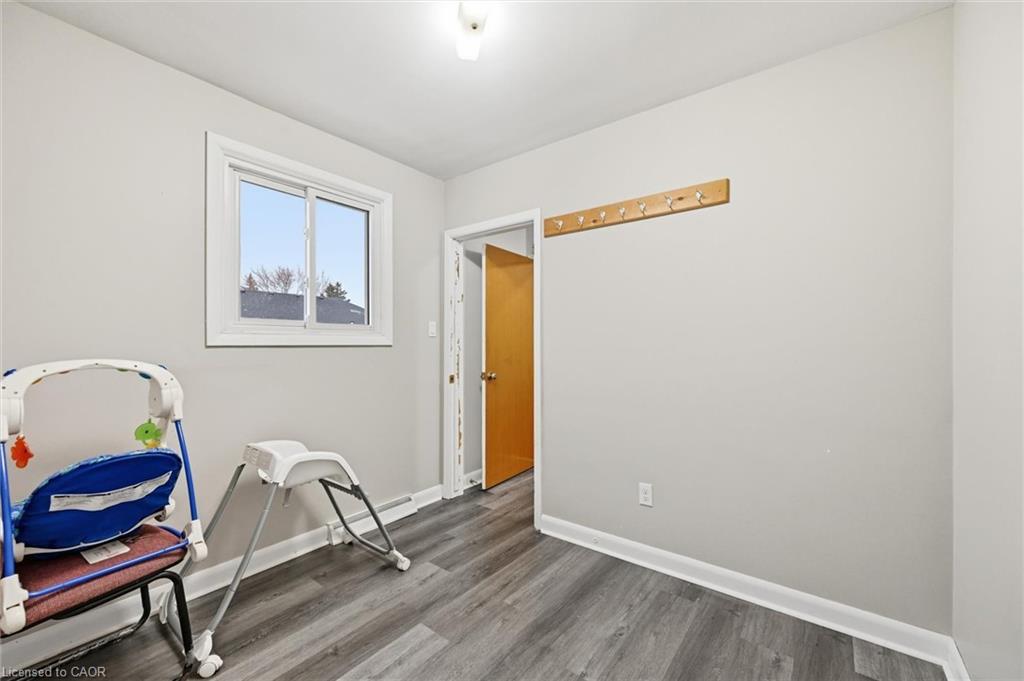 17 Queen Street N, Thorold, ON - Indoor Photo Showing Other Room