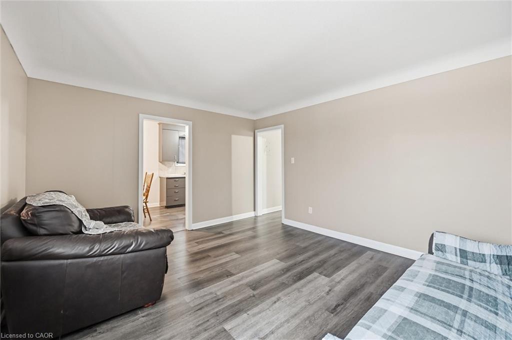 17 Queen Street N, Thorold, ON - Indoor