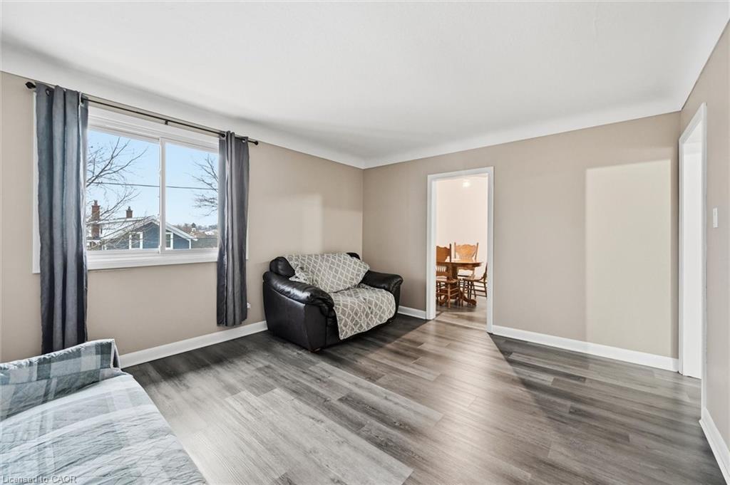 17 Queen Street N, Thorold, ON - Indoor