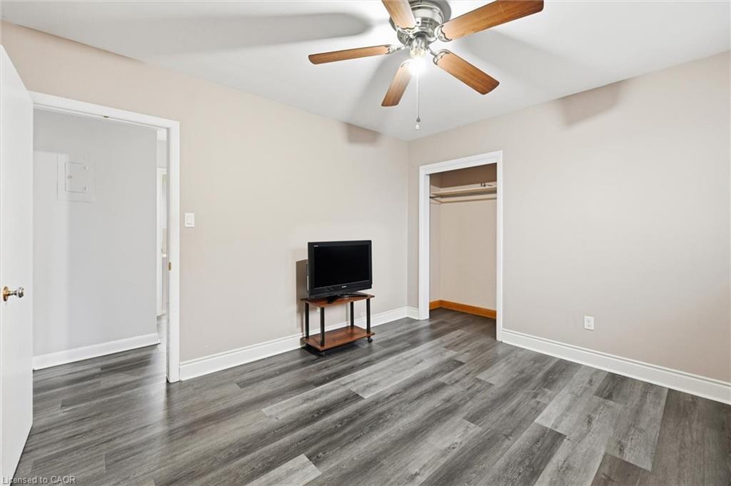 17 Queen Street N, Thorold, ON - Indoor Photo Showing Other Room