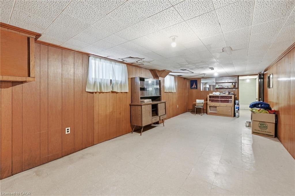 17 Queen Street N, Thorold, ON - Indoor