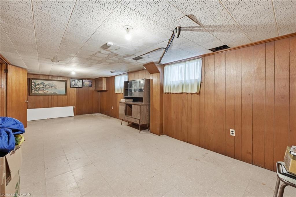 17 Queen Street N, Thorold, ON - Indoor Photo Showing Other Room