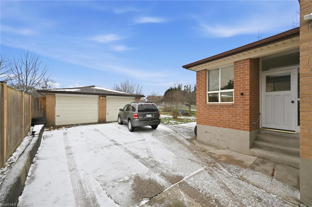 17 Queen Street N, Thorold, ON - Outdoor With Exterior