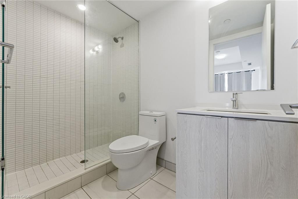 606-1 Jarvis Street, Hamilton, ON - Indoor Photo Showing Bathroom