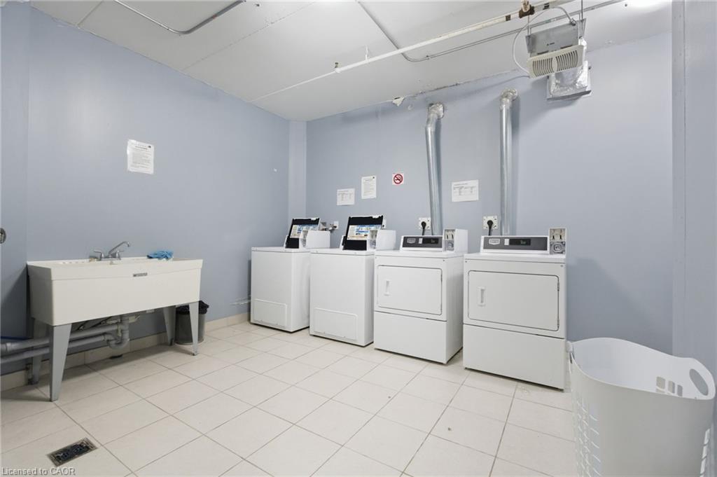 203-149 Main Street W, Hamilton, ON - Indoor Photo Showing Laundry Room