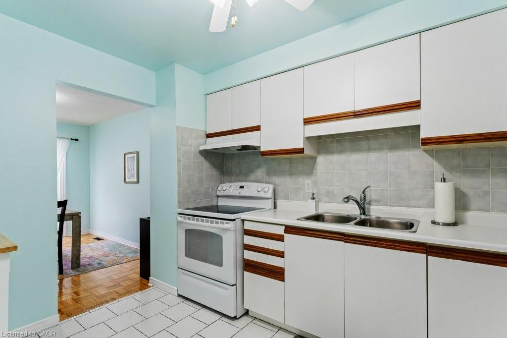12 Meteor Boulevard, Stoney Creek, ON - Indoor Photo Showing Kitchen With Double Sink