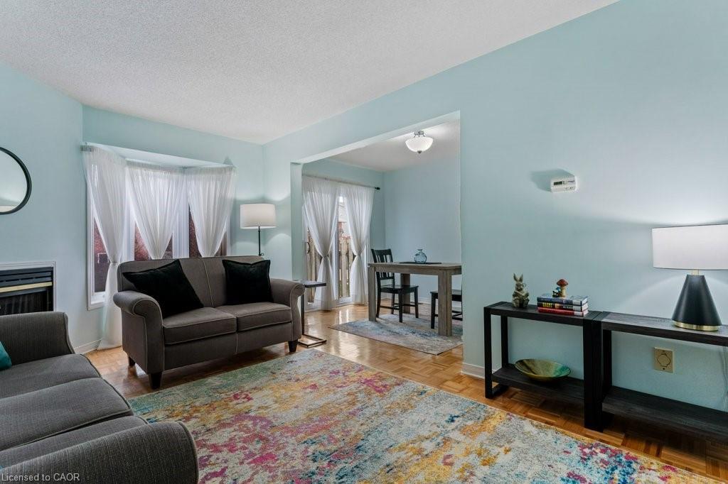 12 Meteor Boulevard, Stoney Creek, ON - Indoor Photo Showing Living Room