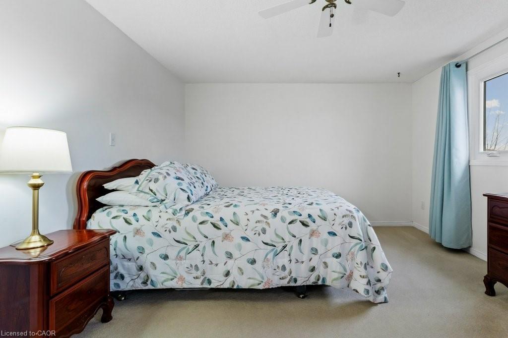 12 Meteor Boulevard, Stoney Creek, ON - Indoor Photo Showing Bedroom