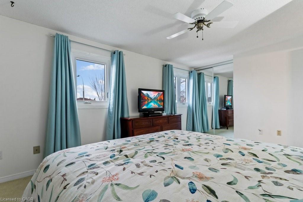 12 Meteor Boulevard, Stoney Creek, ON - Indoor Photo Showing Bedroom