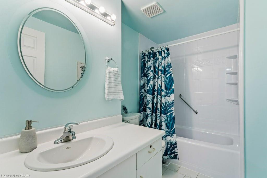 12 Meteor Boulevard, Stoney Creek, ON - Indoor Photo Showing Bathroom