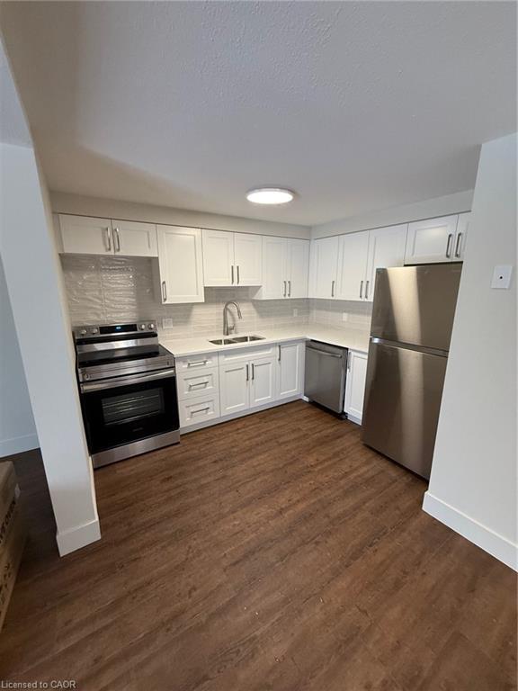 112 Woodpoppy Crescent, Kitchener, ON - Indoor Photo Showing Kitchen With Double Sink