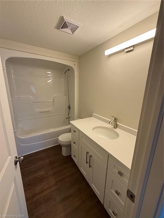112 Woodpoppy Crescent, Kitchener, ON - Indoor Photo Showing Bathroom