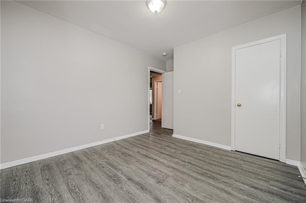 Main-16 Huntington Avenue, Hamilton, ON - Indoor Photo Showing Other Room