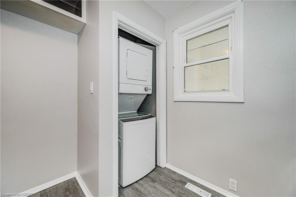 Main-16 Huntington Avenue, Hamilton, ON - Indoor Photo Showing Laundry Room
