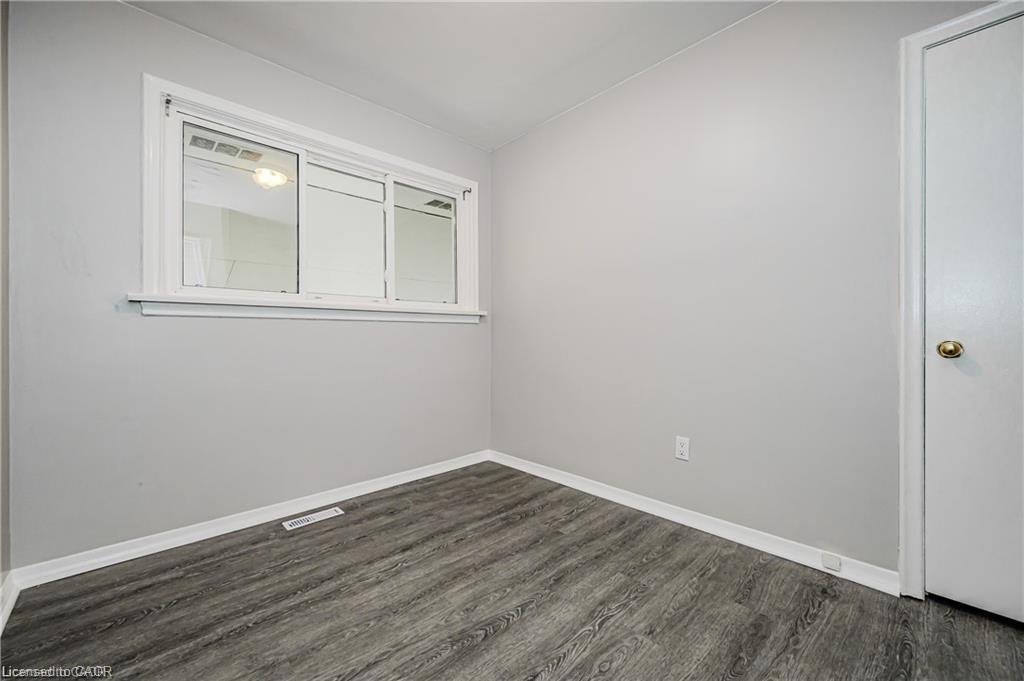 Main-16 Huntington Avenue, Hamilton, ON - Indoor Photo Showing Other Room