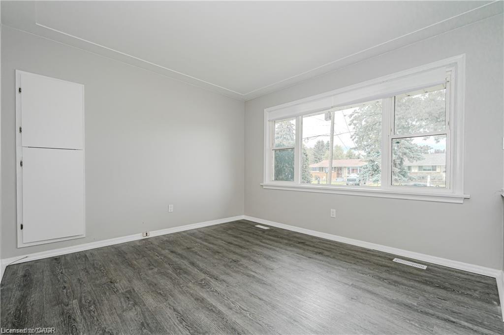 Main-16 Huntington Avenue, Hamilton, ON - Indoor Photo Showing Other Room
