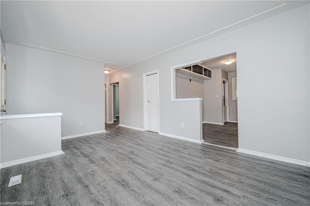 Main-16 Huntington Avenue, Hamilton, ON - Indoor Photo Showing Other Room