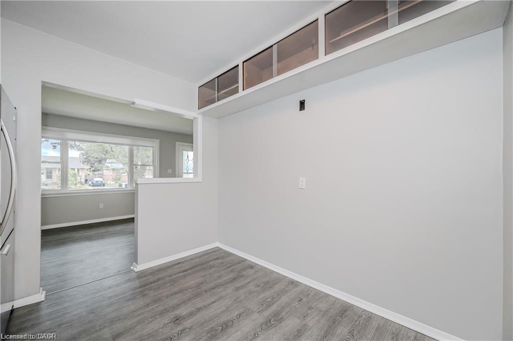 Main-16 Huntington Avenue, Hamilton, ON - Indoor Photo Showing Other Room