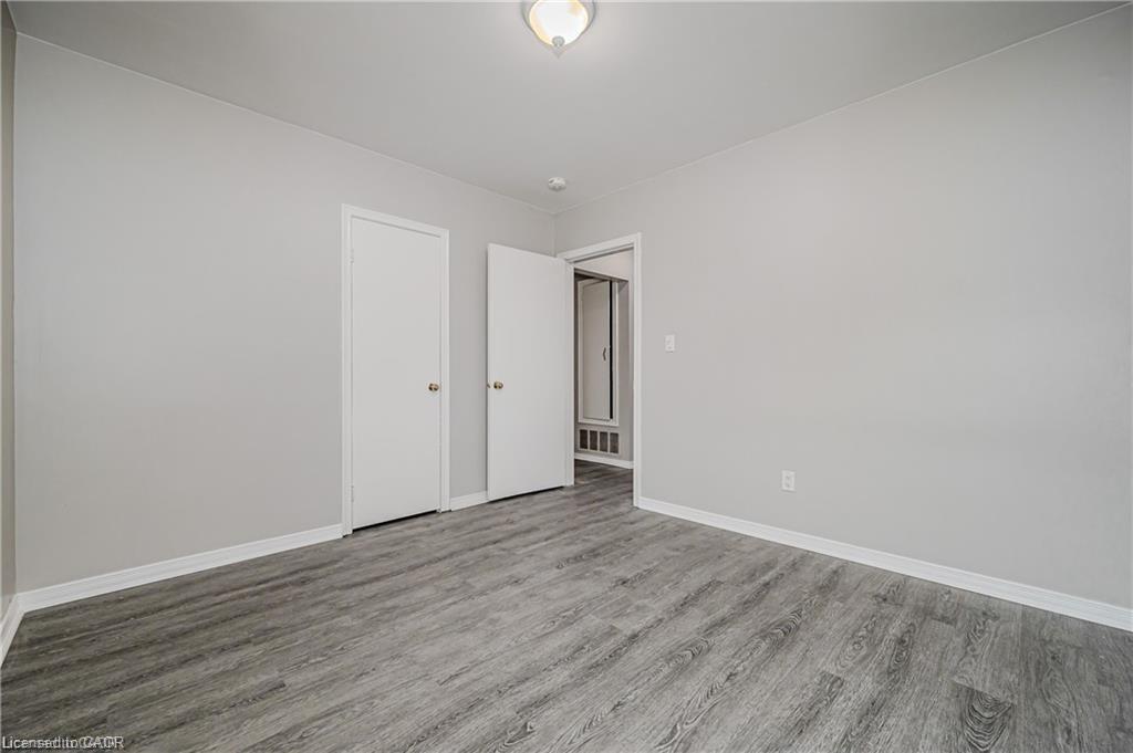 Main-16 Huntington Avenue, Hamilton, ON - Indoor Photo Showing Other Room