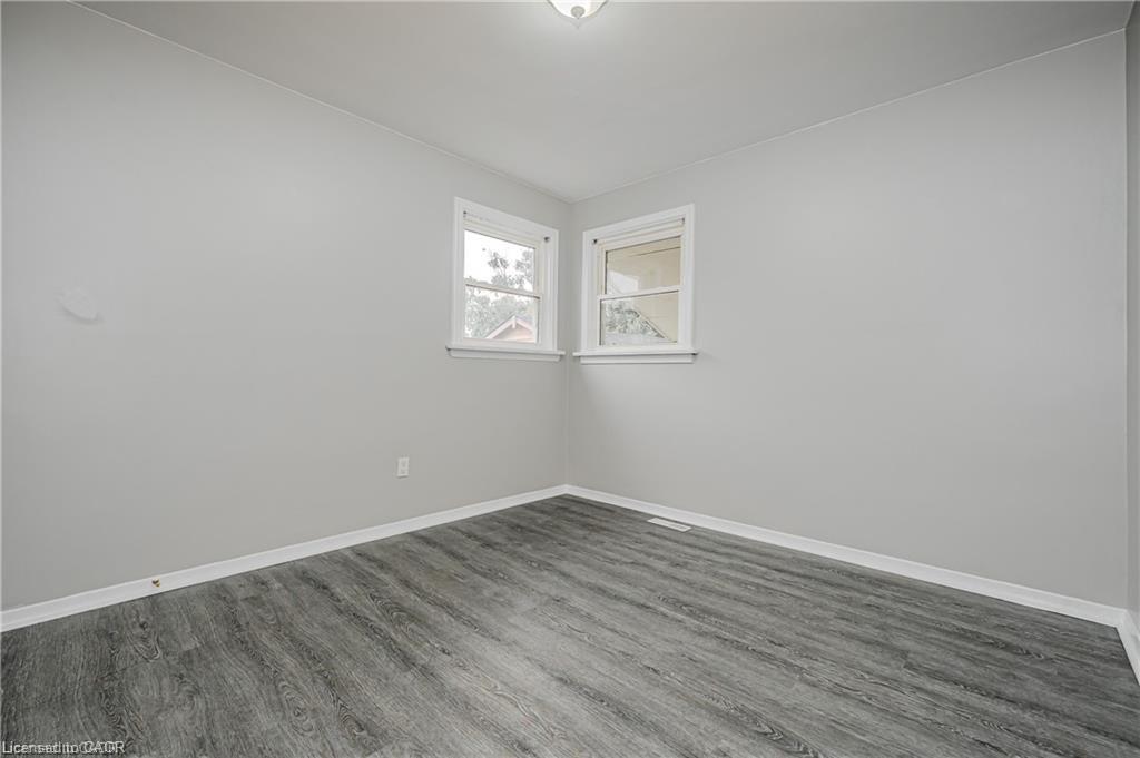 Main-16 Huntington Avenue, Hamilton, ON - Indoor Photo Showing Other Room
