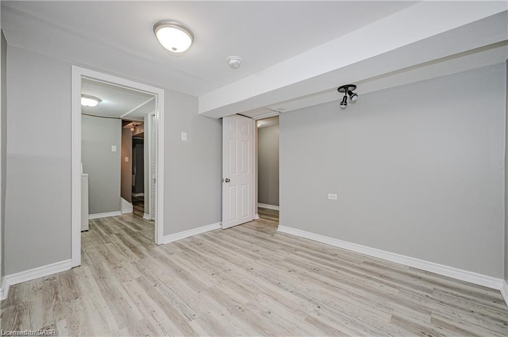 2-16 Huntington Avenue, Hamilton, ON - Indoor Photo Showing Other Room