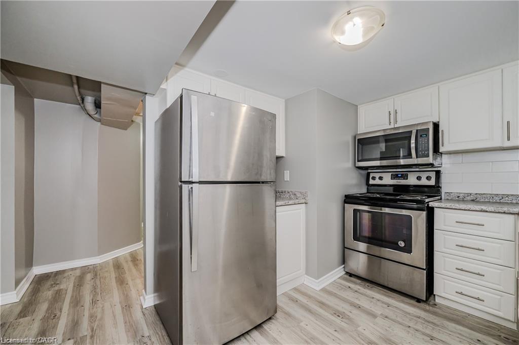 2-16 Huntington Avenue, Hamilton, ON - Indoor Photo Showing Kitchen With Stainless Steel Kitchen