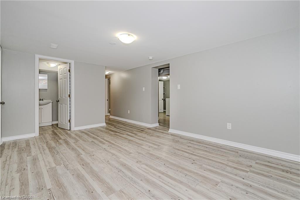 2-16 Huntington Avenue, Hamilton, ON - Indoor Photo Showing Other Room