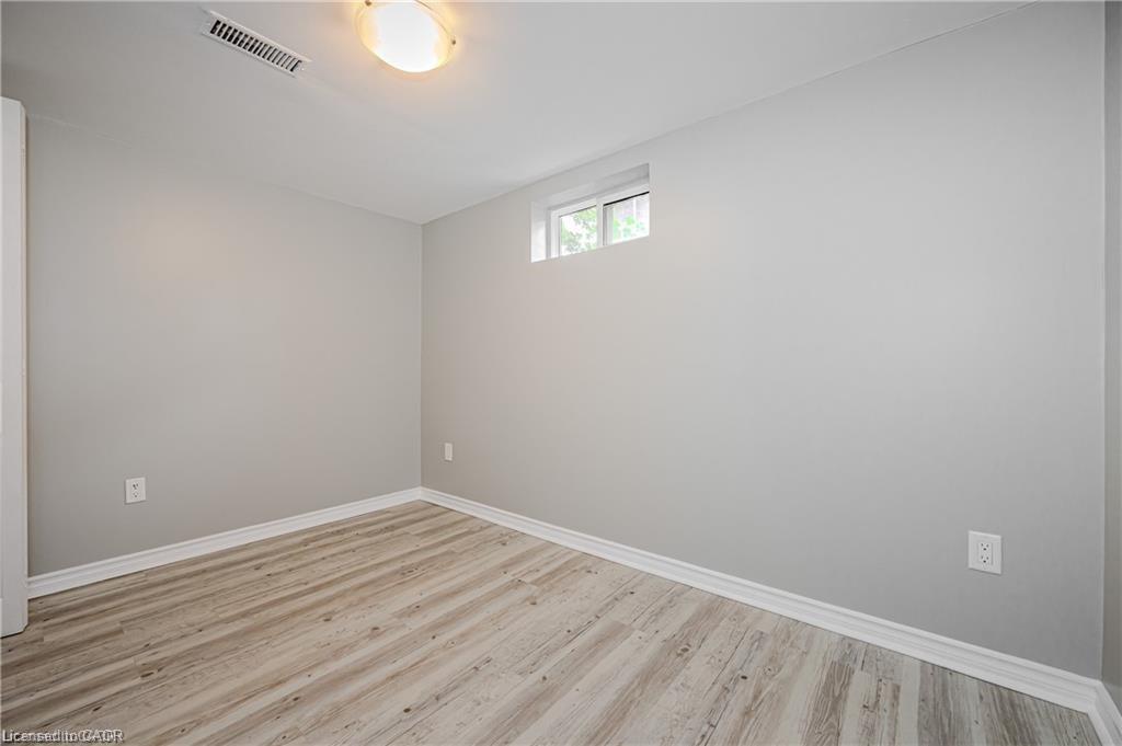 2-16 Huntington Avenue, Hamilton, ON - Indoor Photo Showing Other Room