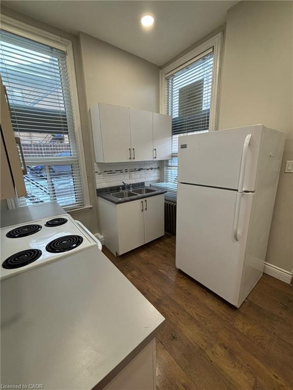 2A-156 James Street S, Hamilton, ON - Indoor Photo Showing Kitchen