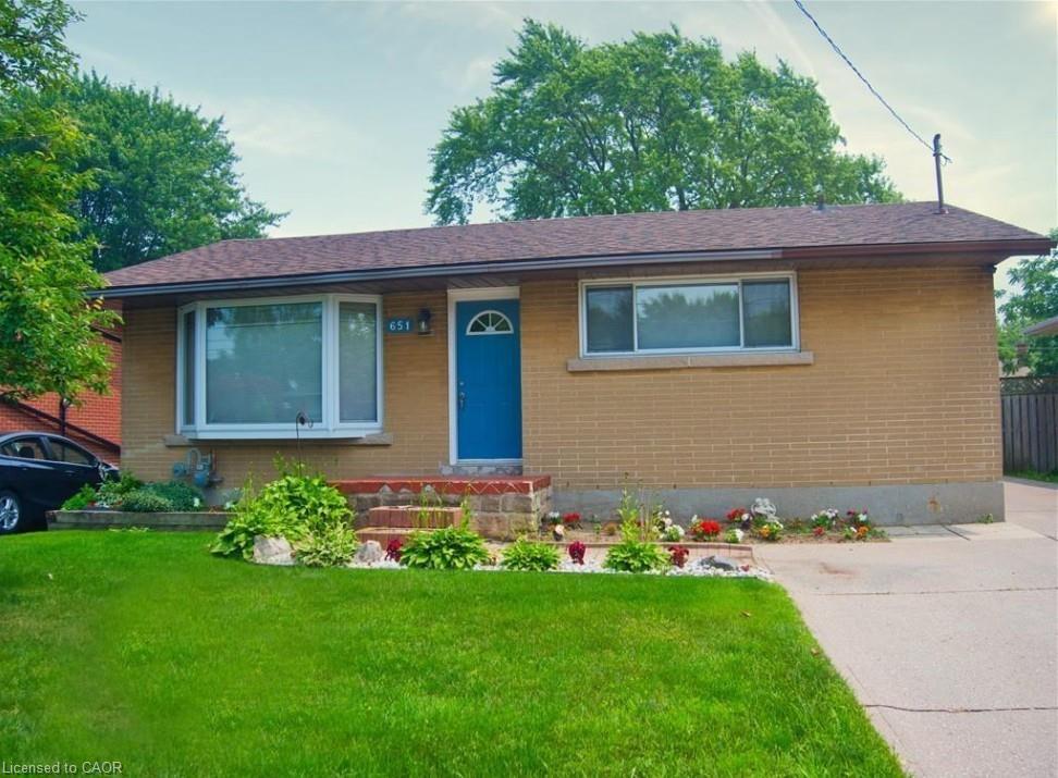 B-651 Upper Ottawa Street, Hamilton, ON - Outdoor