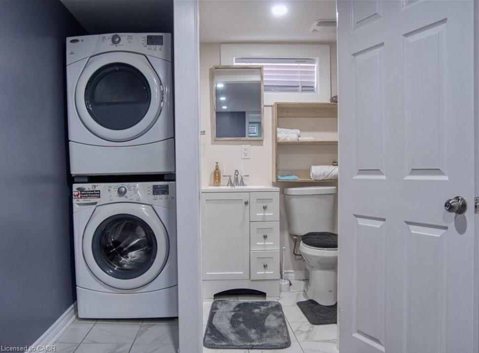 B-651 Upper Ottawa Street, Hamilton, ON - Indoor Photo Showing Laundry Room