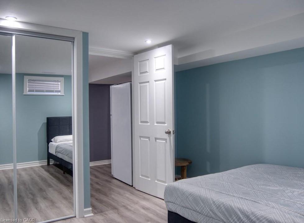 B-651 Upper Ottawa Street, Hamilton, ON - Indoor Photo Showing Bedroom