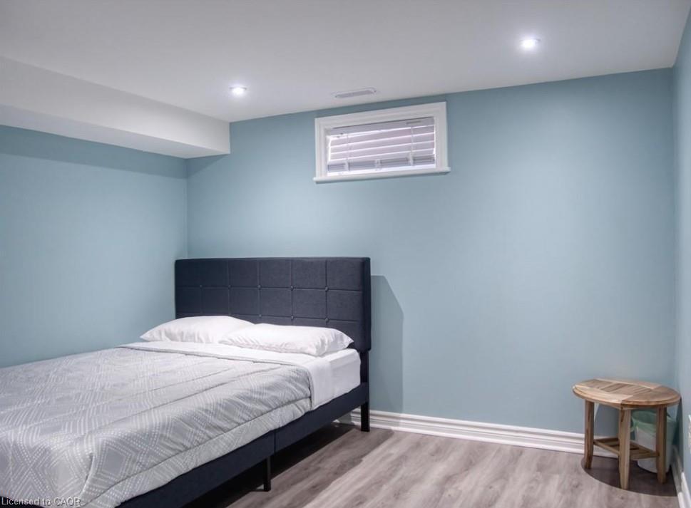 B-651 Upper Ottawa Street, Hamilton, ON - Indoor Photo Showing Bedroom