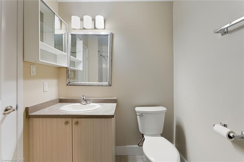 101-149 Main Street W, Hamilton, ON - Indoor Photo Showing Bathroom