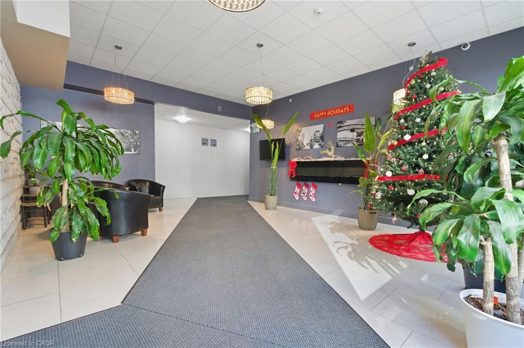 101-149 Main Street W, Hamilton, ON - Indoor Photo Showing Other Room